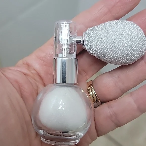 Glitter Body Power. Glam up your look with highly Reflective Glitter BodyPower - Picture 3 of 11